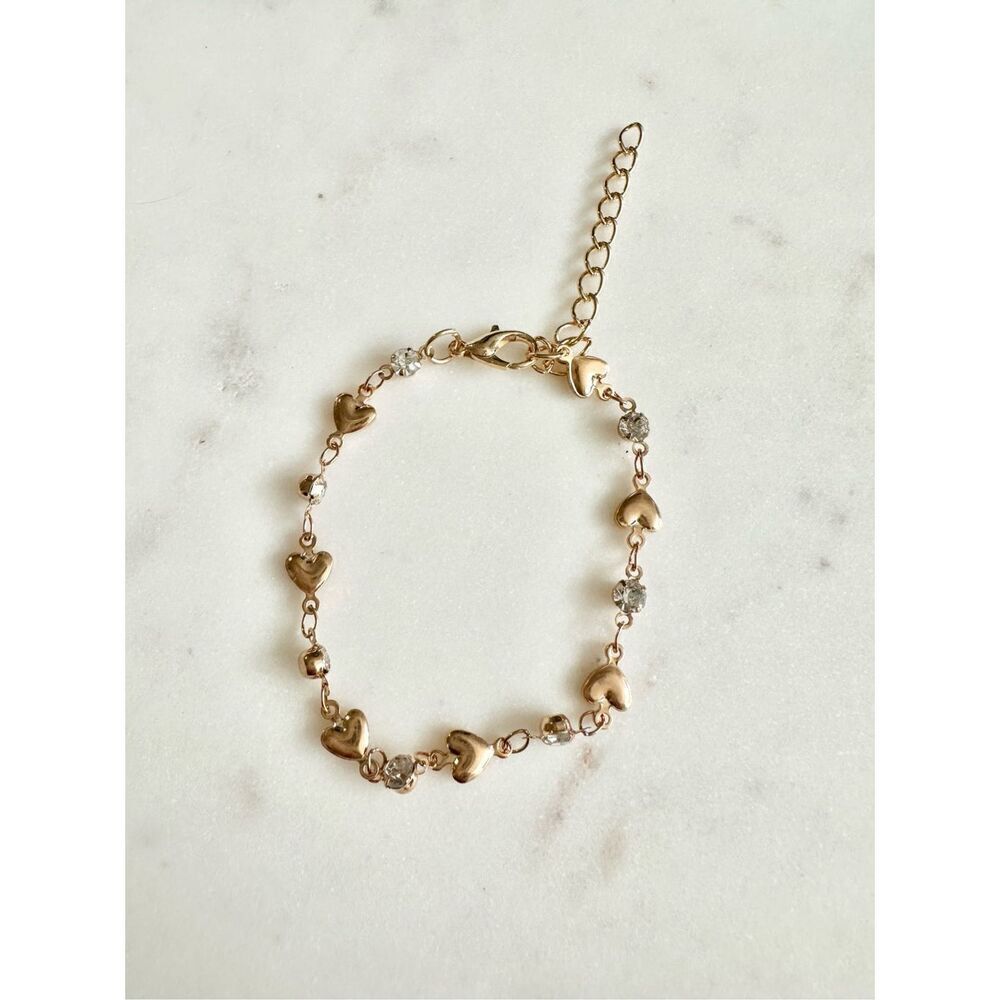 Rhinestone and gold color heart chain-link bracelet ￼
